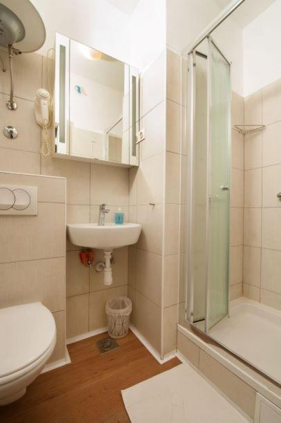 Centar 2 Private Room With Ensuite And Kitchenette Split Exteriör bild