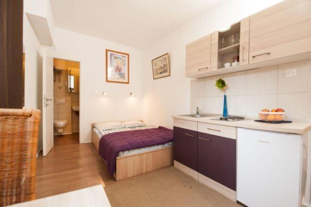 Centar 2 Private Room With Ensuite And Kitchenette Split Exteriör bild